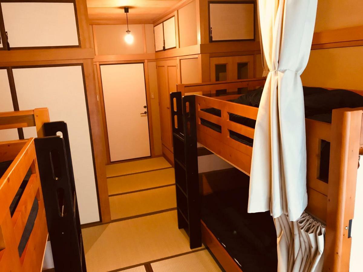 Ropeway St. Guesthouse Matsuyama  Dış mekan fotoğraf